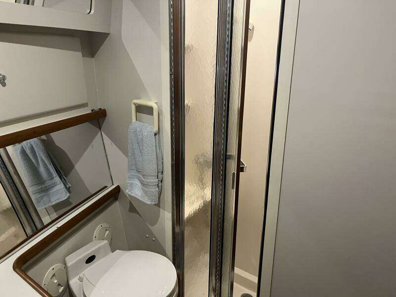 Carver 440 Aft Cabin Carver 440 Aft Cabin