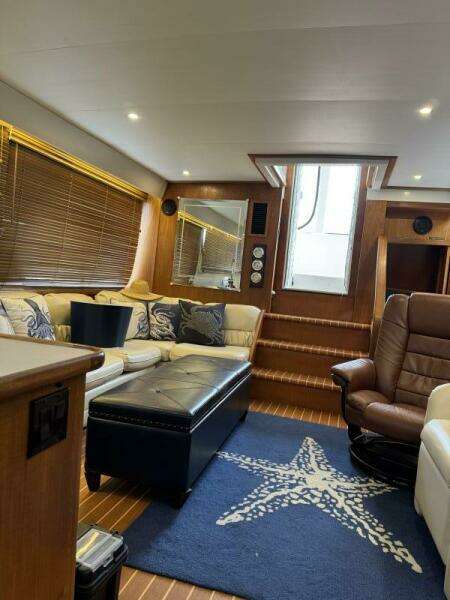 Carver 440 Aft Cabin