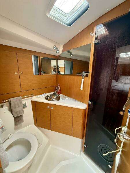Salt Air 50ft Jeanneau Yacht For Sale