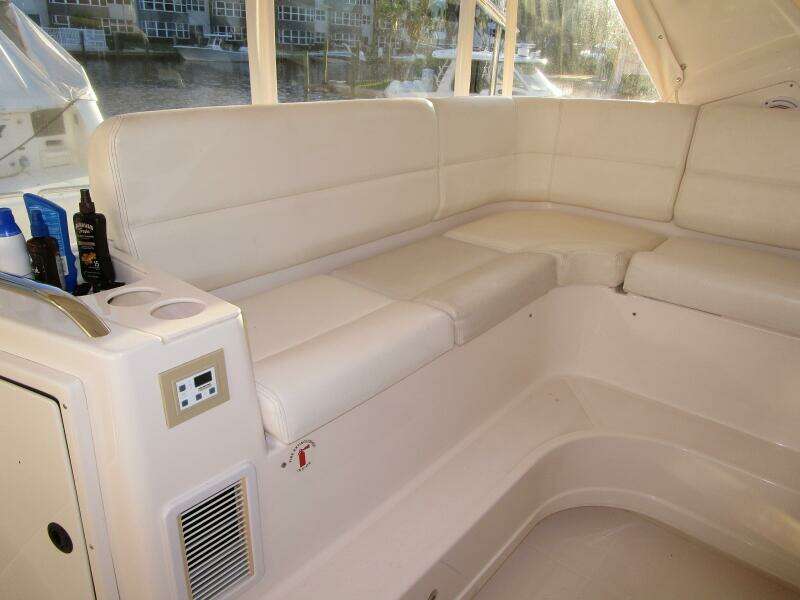 Seating Helm Deck To Port Seating Helm Deck To Port