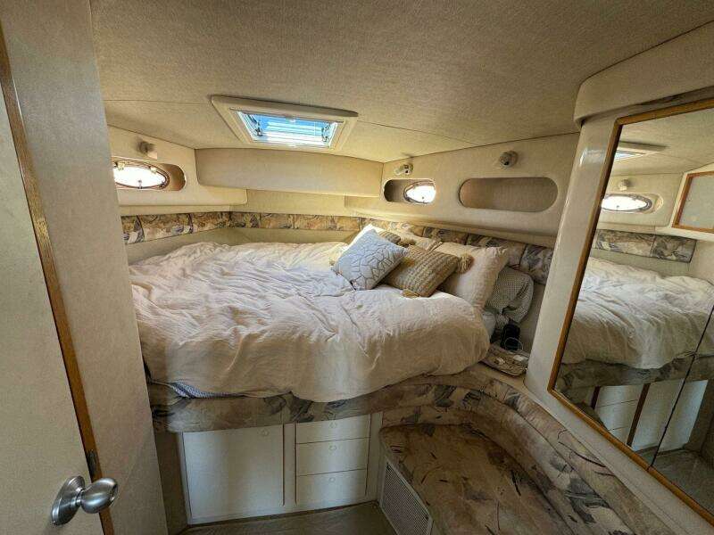 8 Fwd Main Cabin