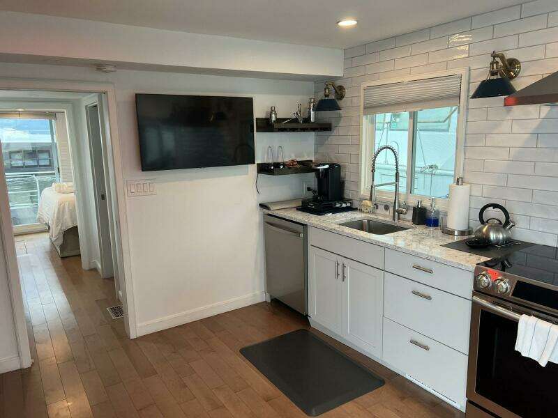 58ft Sumerset Yacht For Sale