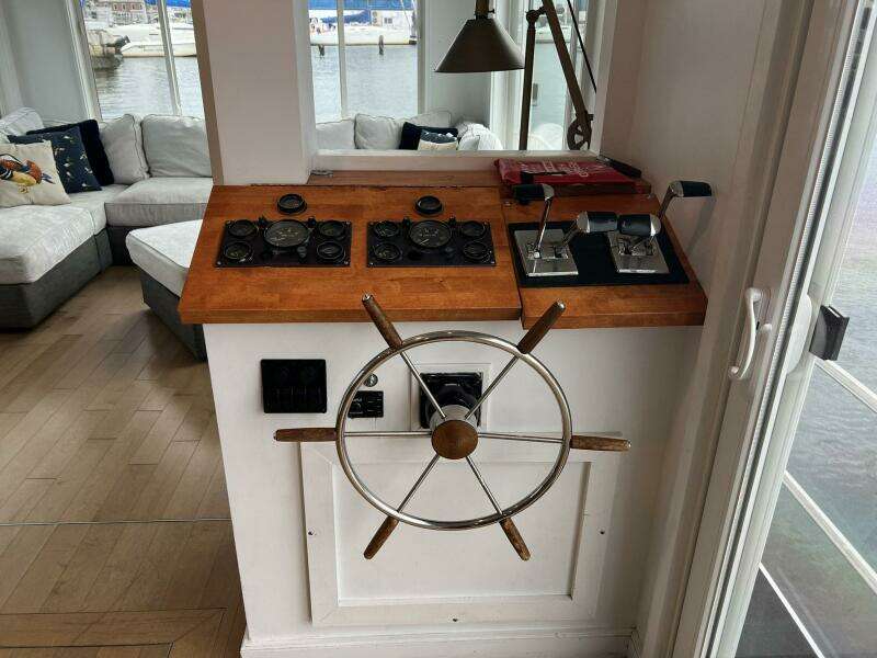 58ft Sumerset Yacht For Sale