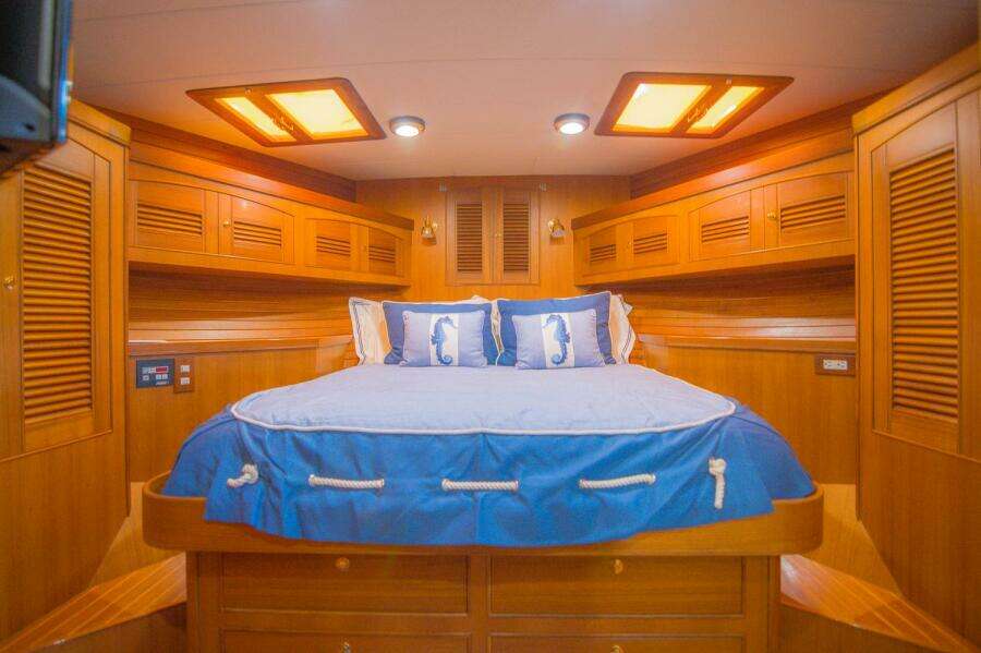 MISS STEPHANIE 70ft Marlow Yacht For Sale