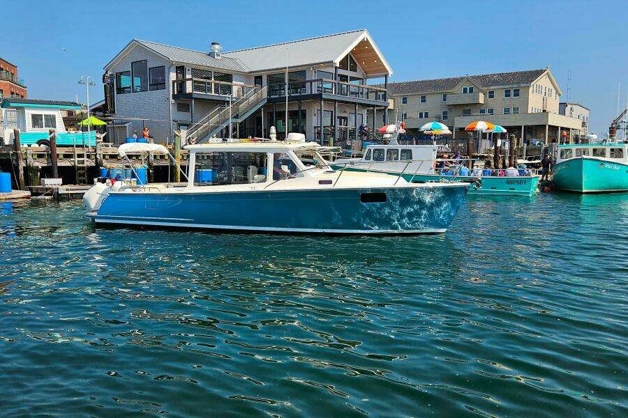 Sandora 35ft MJM Yacht For Sale