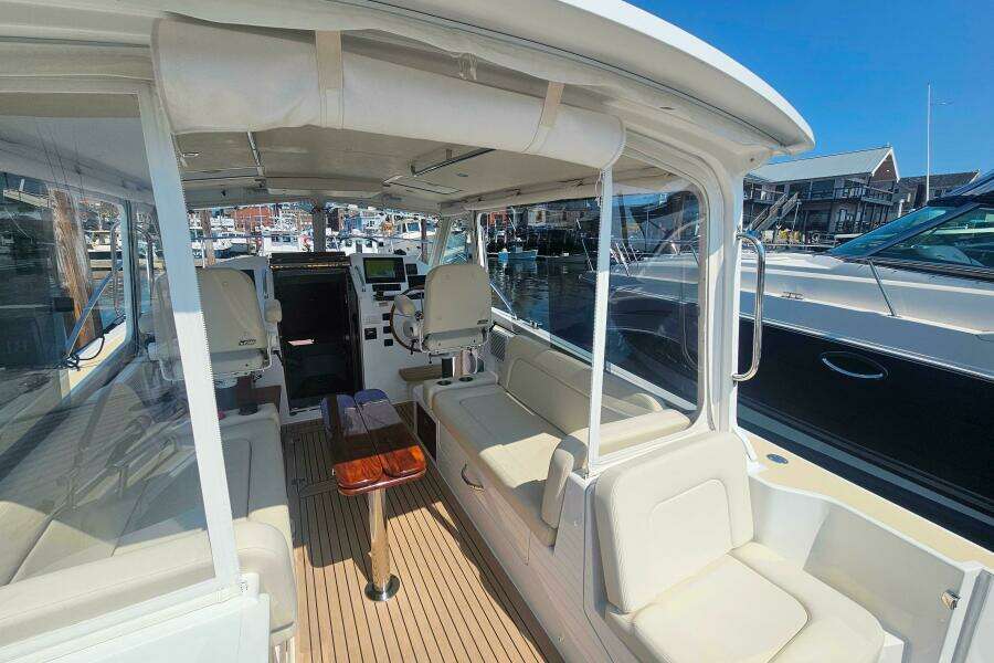 Sandora 35ft MJM Yacht For Sale