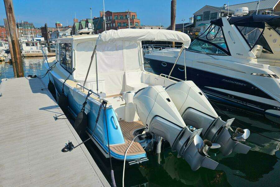 Sandora 35ft MJM Yacht For Sale