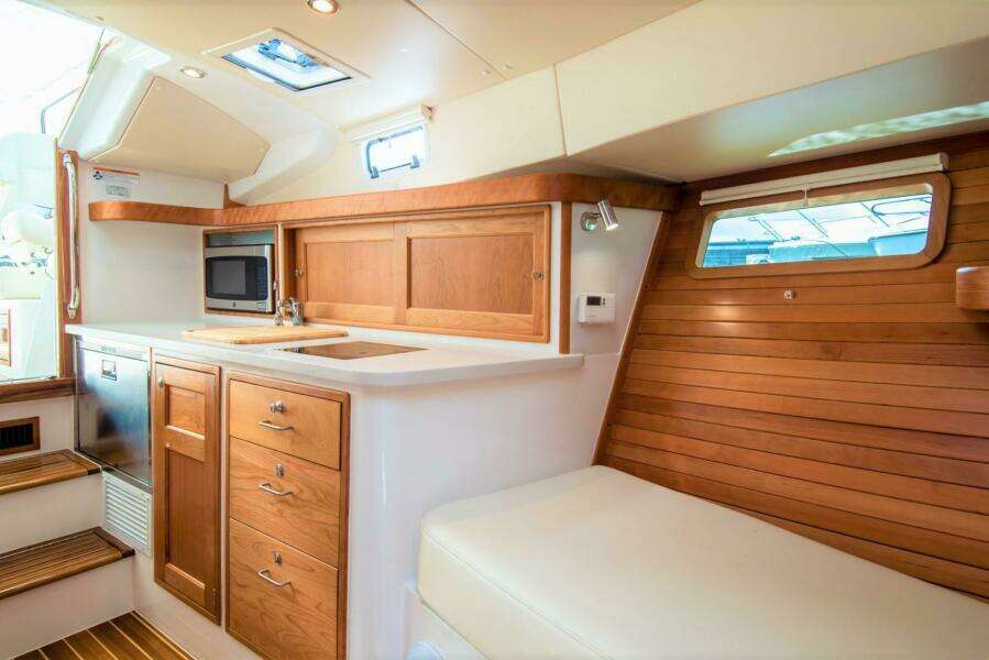 Sandora 35ft MJM Yacht For Sale