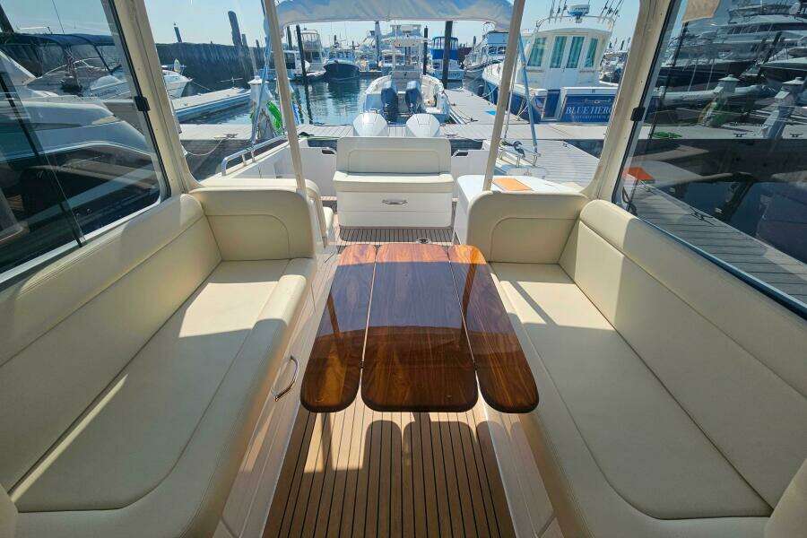 Sandora 35ft MJM Yacht For Sale