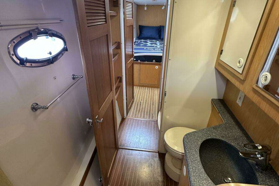 2007 Manta 44 Power Cat 'Lah De Dah' - Head