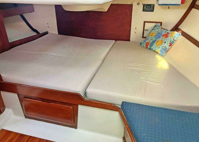 Coqui 43ft Hunter Yacht For Sale