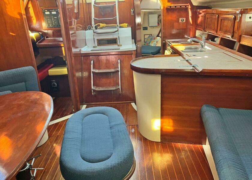 Coqui 43ft Hunter Yacht For Sale