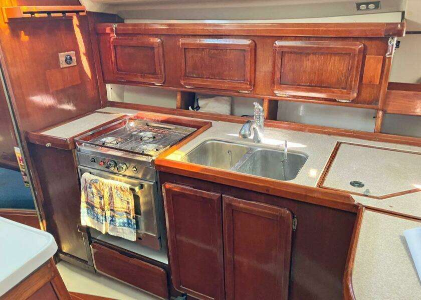 Coqui 43ft Hunter Yacht For Sale