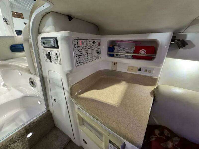 32ft Powerquest Yacht For Sale