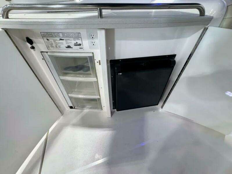 32ft Powerquest Yacht For Sale