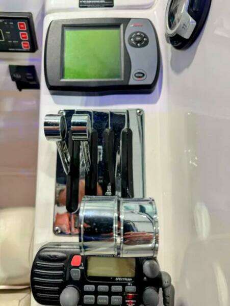 32ft Powerquest Yacht For Sale