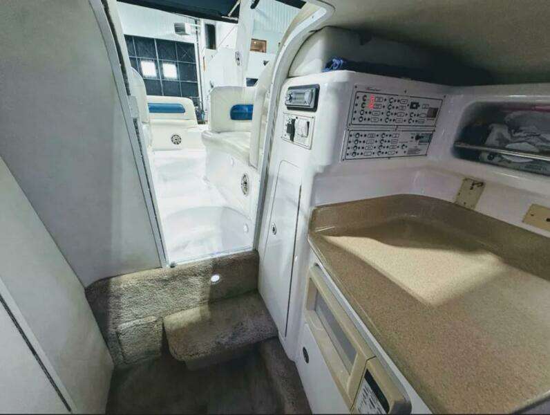 32ft Powerquest Yacht For Sale