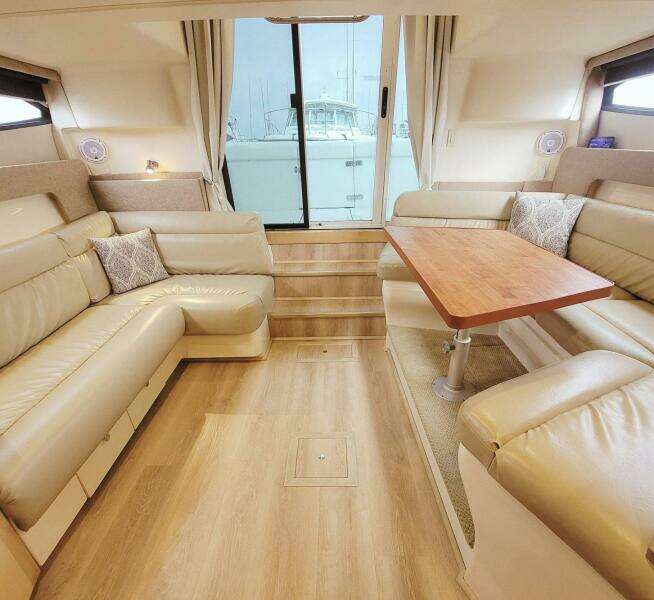 Satellite Office 35ft Carver Yacht For Sale