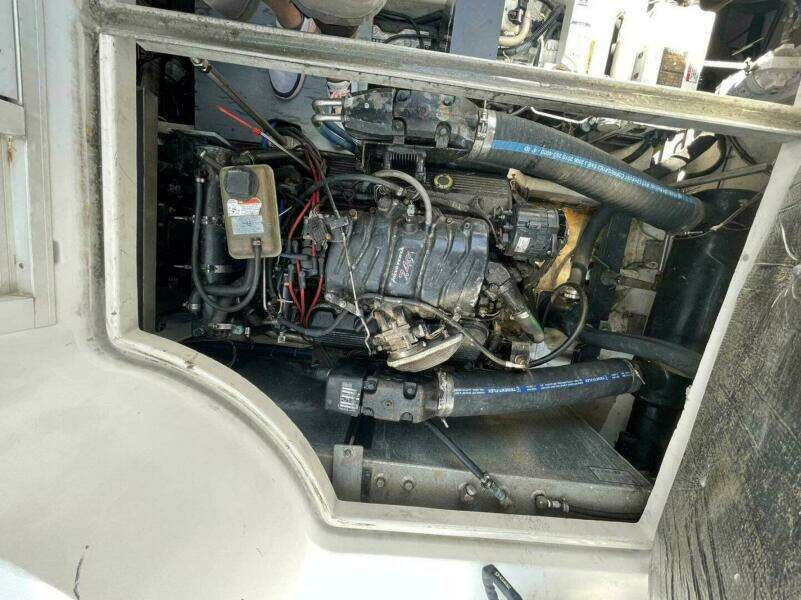 Satellite Office 35ft Carver Yacht For Sale