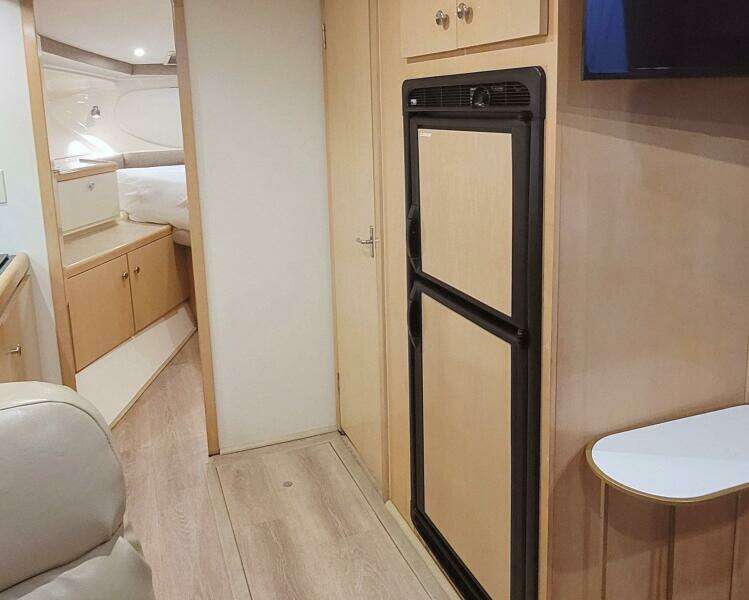 Satellite Office 35ft Carver Yacht For Sale
