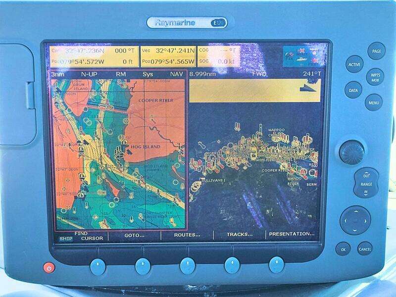 Satellite Office 35ft Carver Yacht For Sale