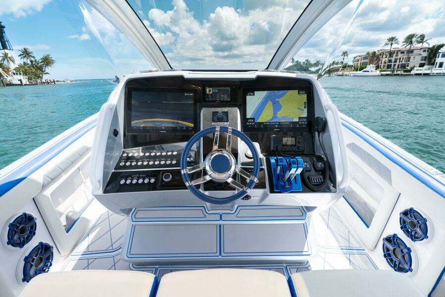 Lucky Man 39ft Deep Impact Yacht For Sale