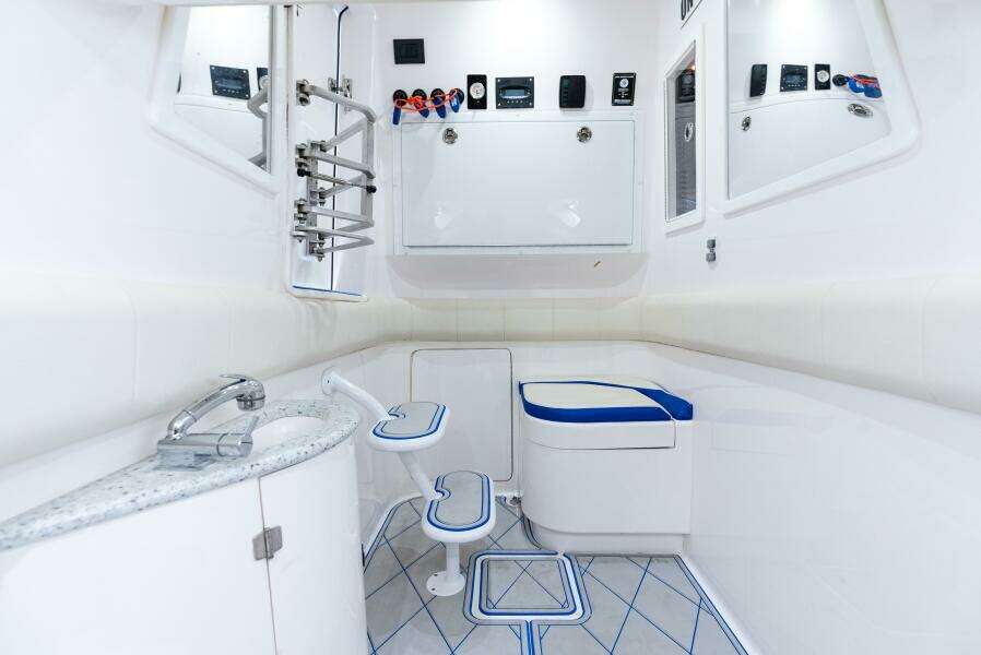 Lucky Man 39ft Deep Impact Yacht For Sale