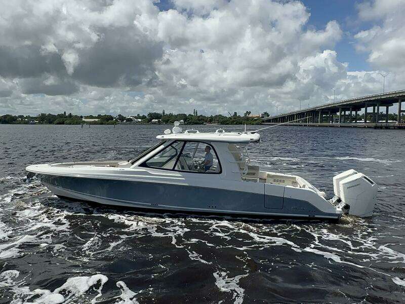 38ft Boston Whaler Yacht For Sale