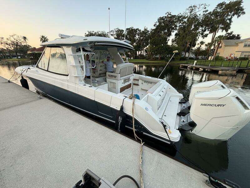 38ft Boston Whaler Yacht For Sale
