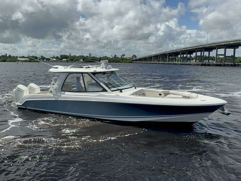 38ft Boston Whaler Yacht For Sale