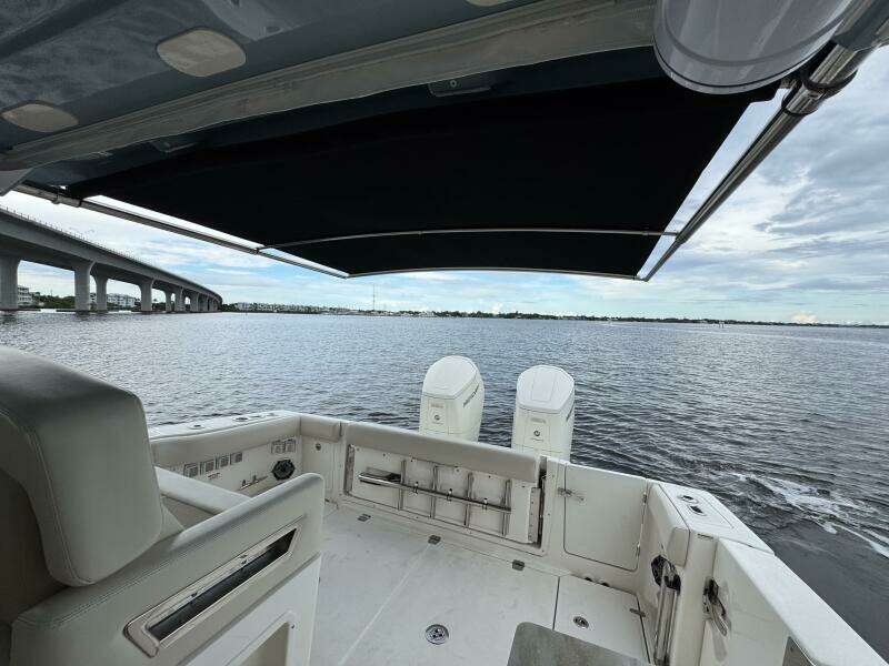 38ft Boston Whaler Yacht For Sale