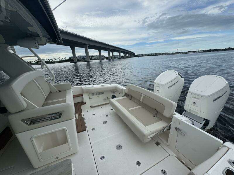 38ft Boston Whaler Yacht For Sale