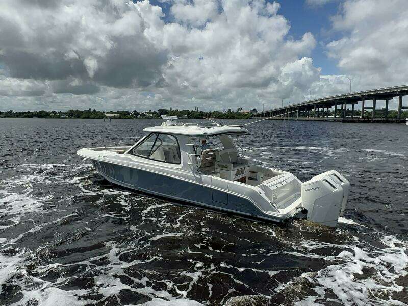 38ft Boston Whaler Yacht For Sale
