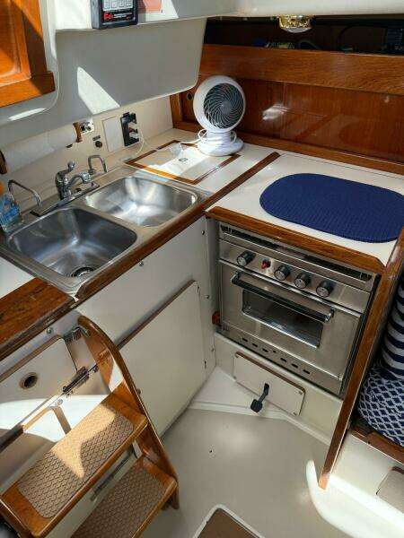 Marevia 35ft Pearson Yacht For Sale
