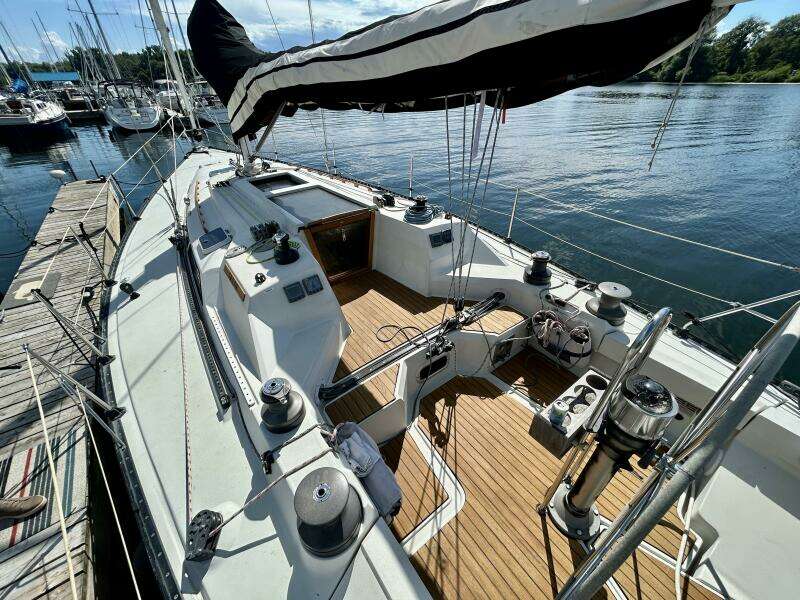 37ft C amp C Yacht For Sale