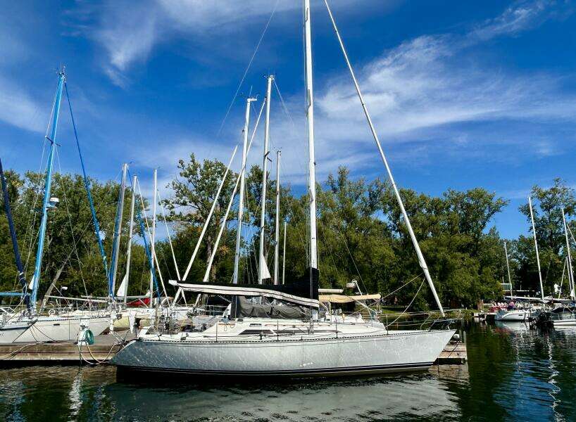 37ft C amp C Yacht For Sale