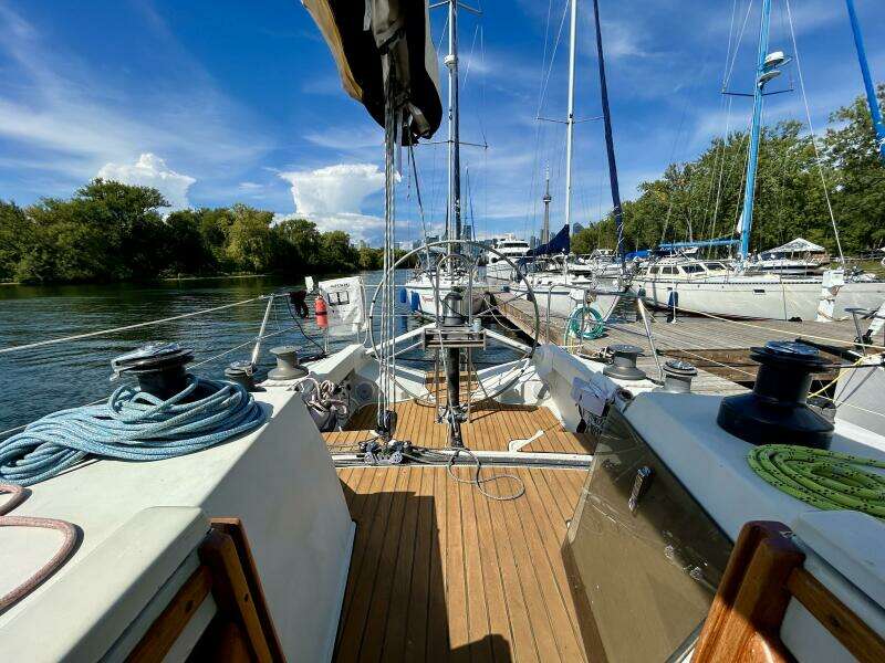 37ft C amp C Yacht For Sale