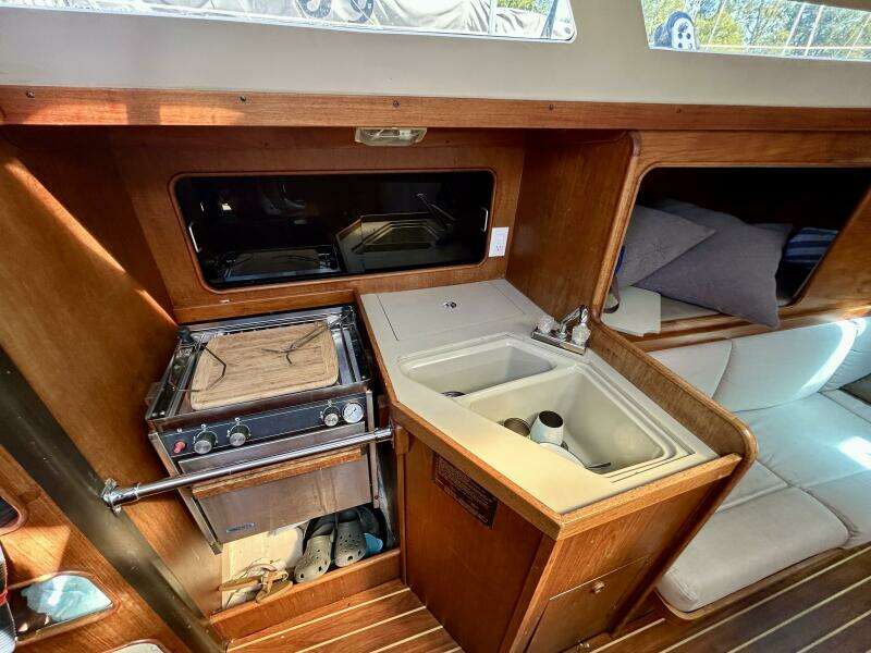 37ft C amp C Yacht For Sale