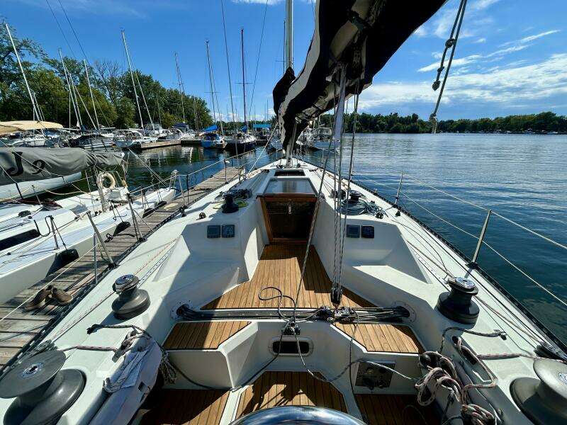 37ft C amp C Yacht For Sale