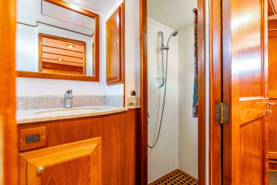 Si Como No 45ft DeFever Yacht For Sale