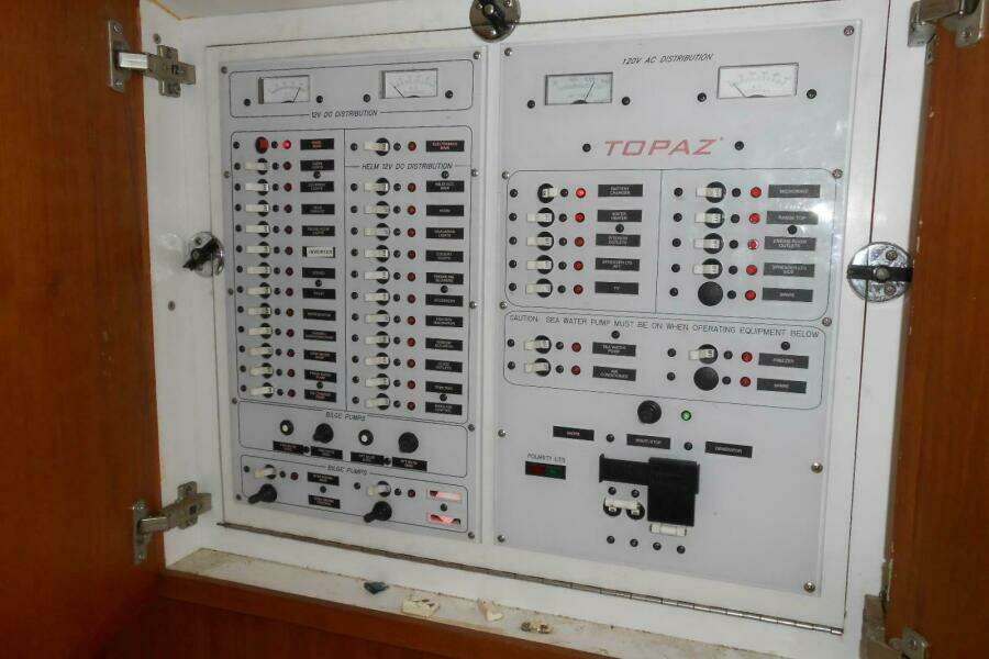 Beer Money 32ft Topaz Yacht For Sale