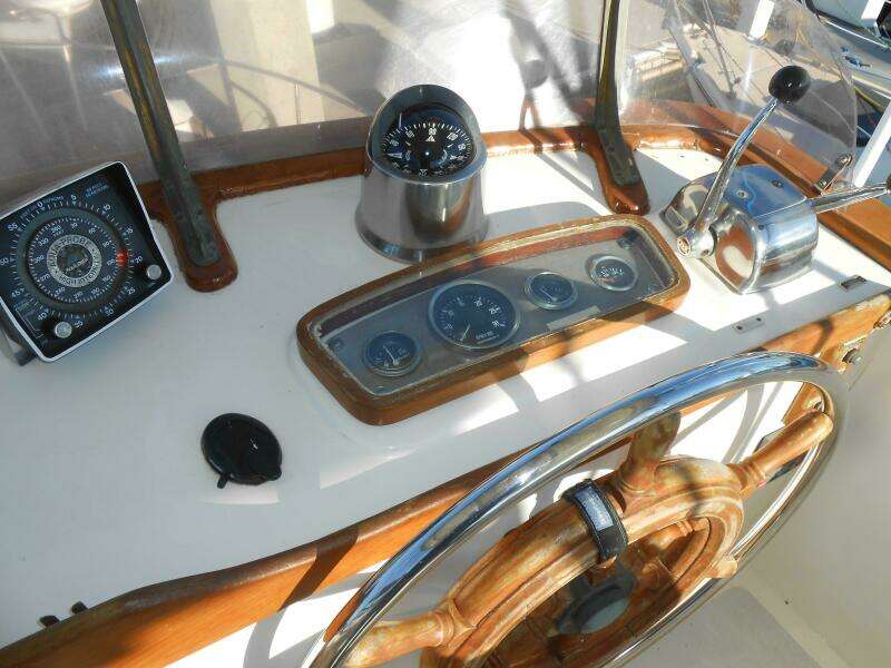 Ahoy Vey 34ft CHB Yacht For Sale