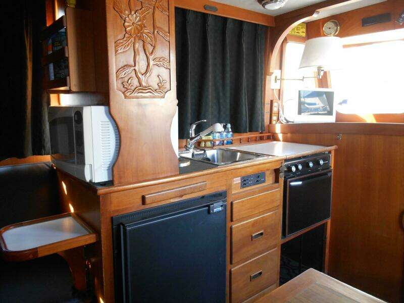 Ahoy Vey 34ft CHB Yacht For Sale