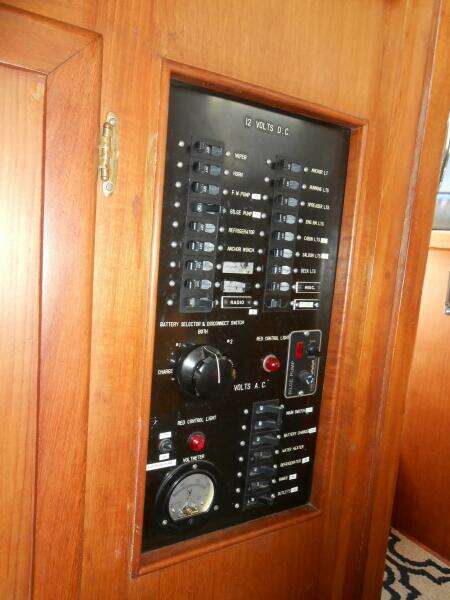 Ahoy Vey 34ft CHB Yacht For Sale