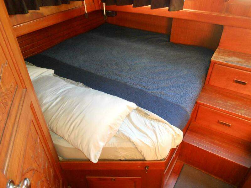 Ahoy Vey 34ft CHB Yacht For Sale