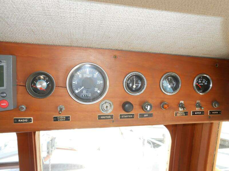 Ahoy Vey 34ft CHB Yacht For Sale