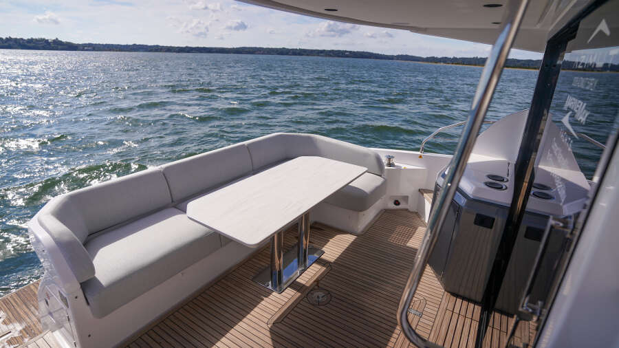 53ft Azimut Yacht For Sale