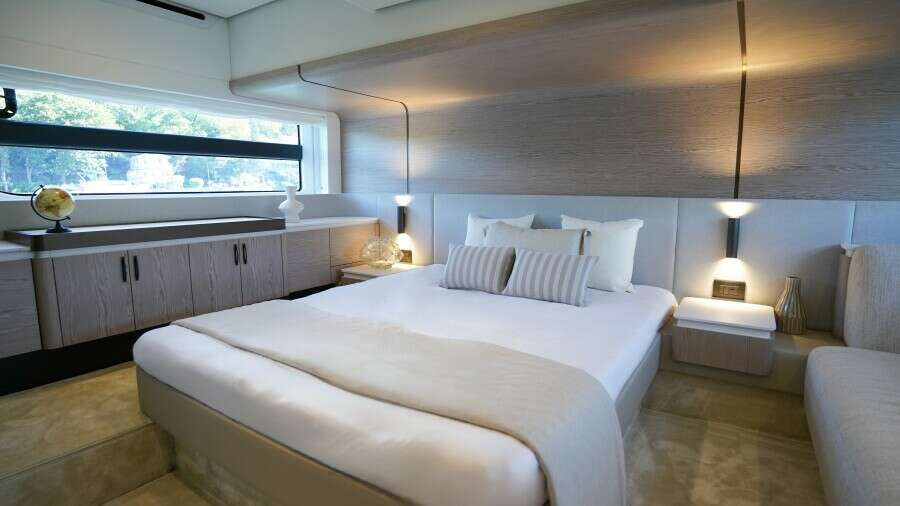 53ft Azimut Yacht For Sale