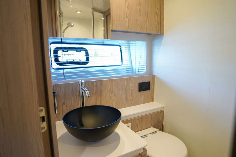 53ft Azimut Yacht For Sale