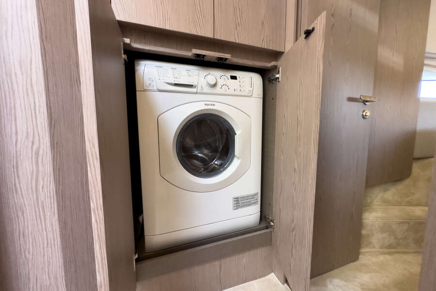 53ft Azimut Yacht For Sale